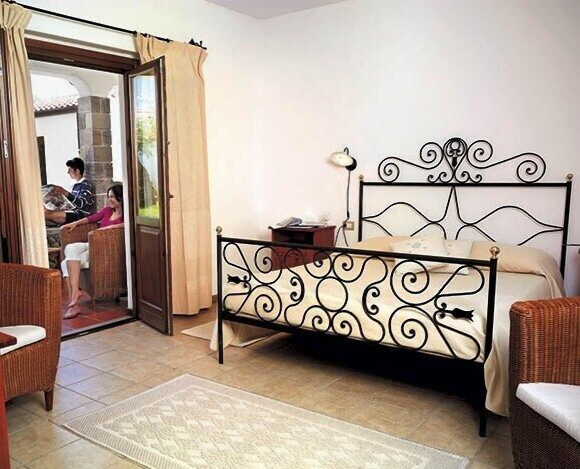 Hotel Su Baione Abbasanta Kültér fotó