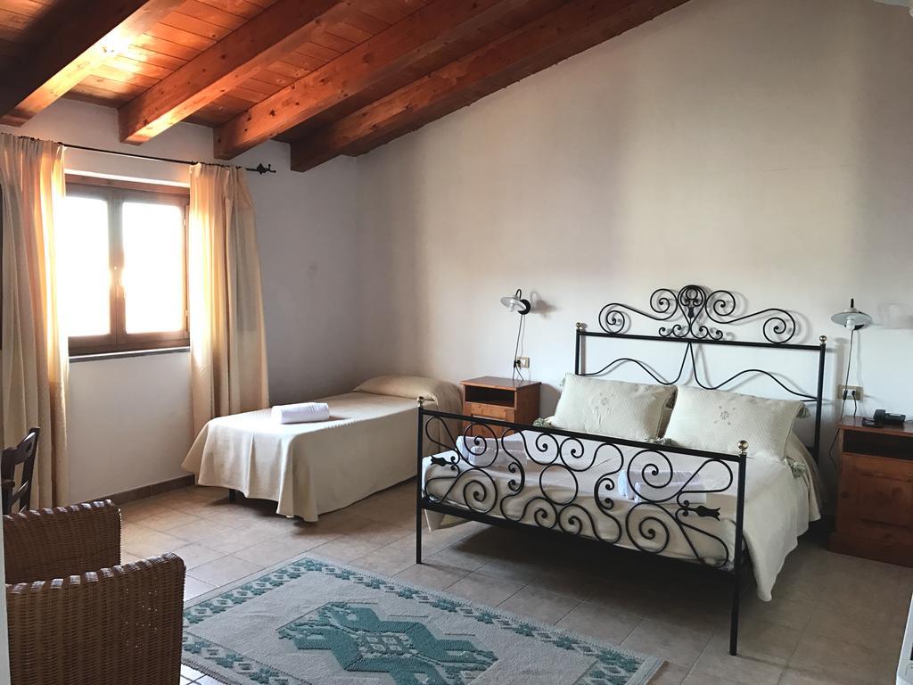 Hotel Su Baione Abbasanta Kültér fotó