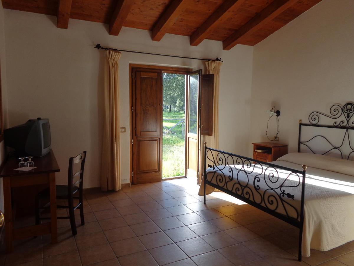 Hotel Su Baione Abbasanta Szoba fotó